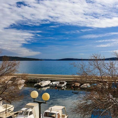 Holiday Home Obrov Kaštela Eksteriør billede